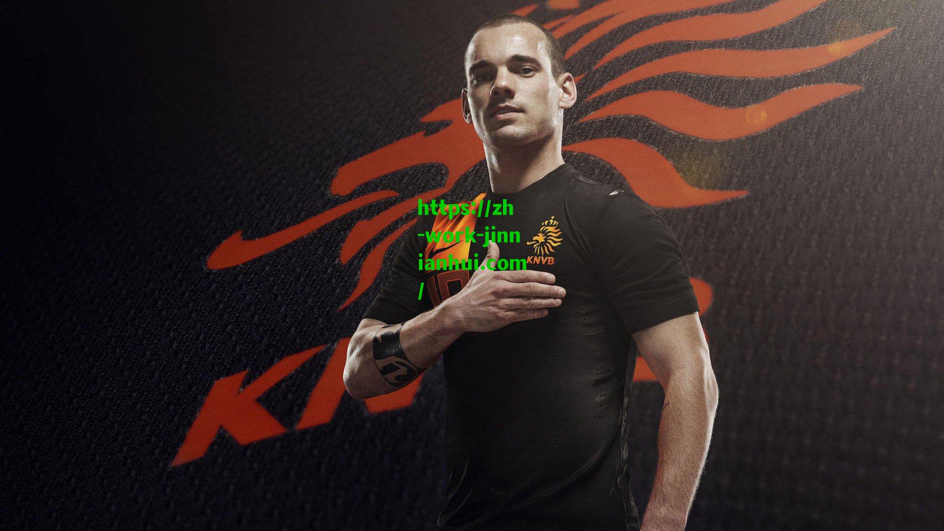 波兰新帅直面争议,剥夺莱万队长袖标是错误决定,力证其顶级状态无需沙特联赛验证